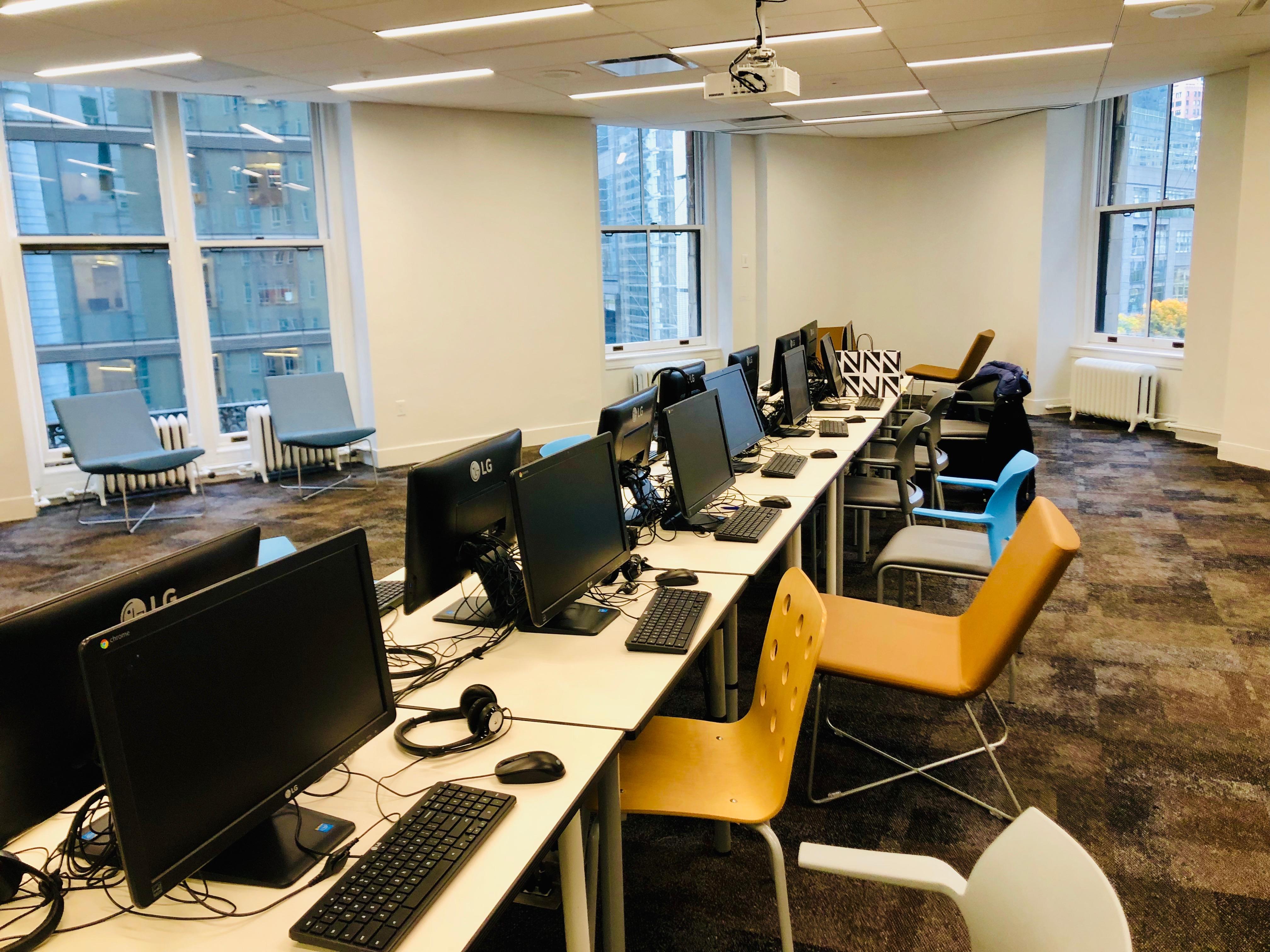 コンピュータールーム