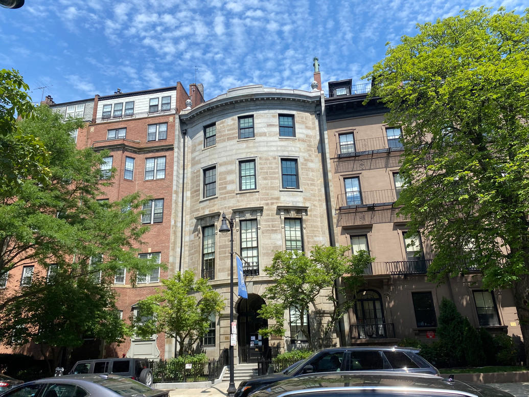 フィッシャーカレッジレジデンス外観