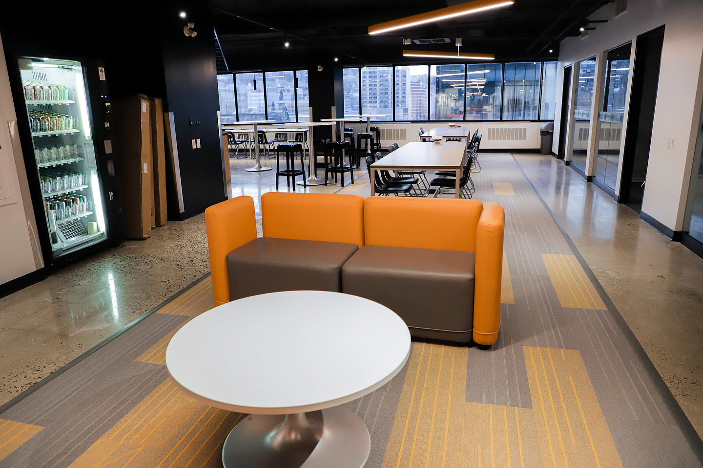 キャンパス内部