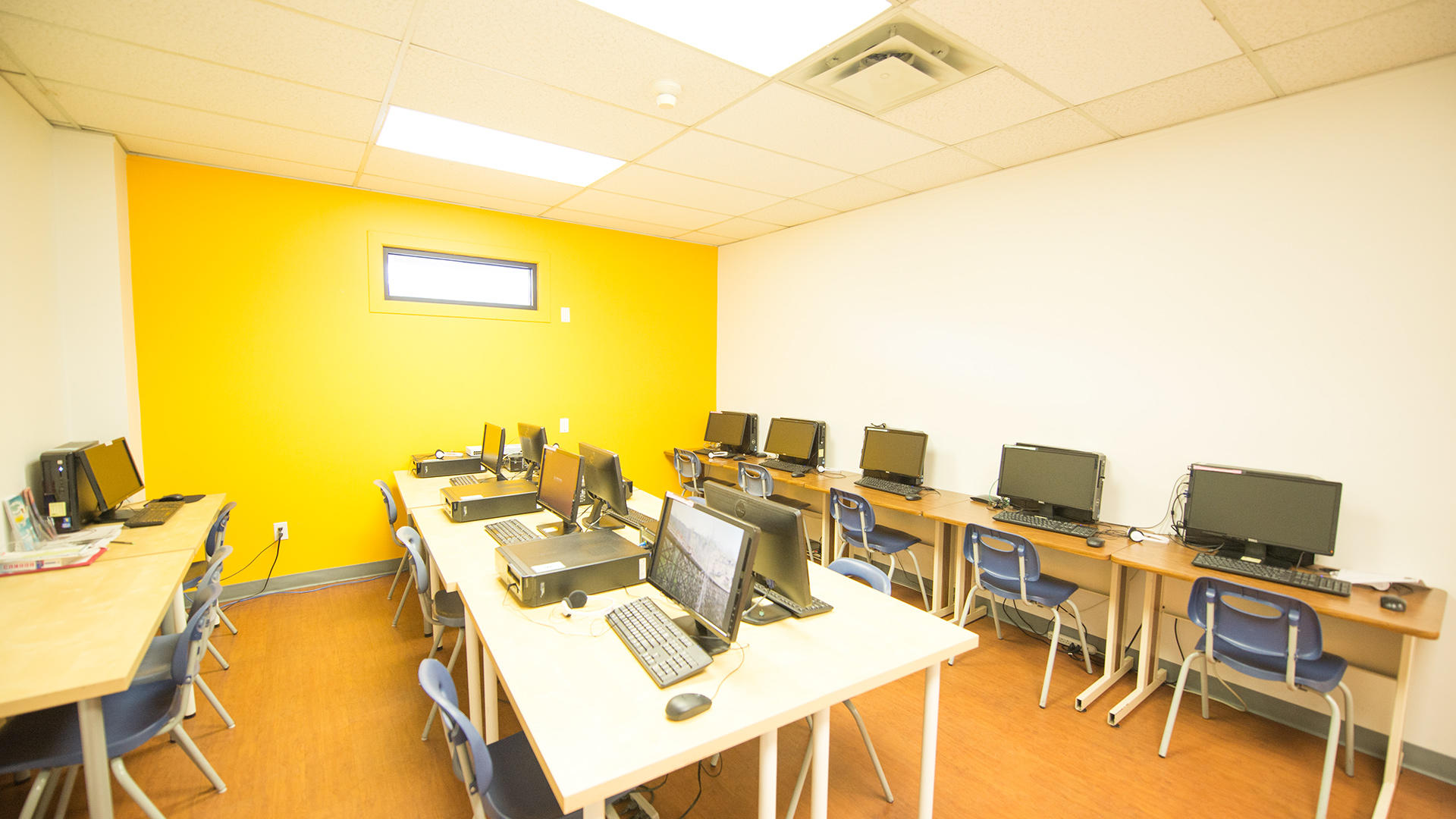 コンピュータールーム