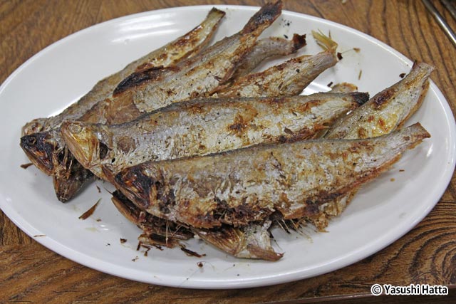 香ばしく焼いたペンデンイグイ（ツマリエツの焼き魚）