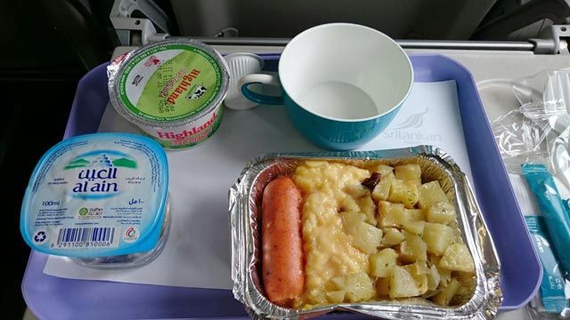 約1時間30分のフライトですが、ちゃんと機内食が出ます