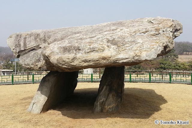 古代遺跡として世界遺産にも指定されている「江華支石墓」