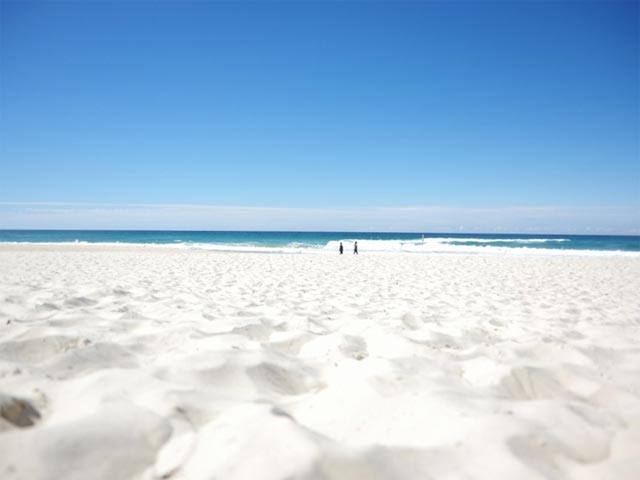 ビーチは約40km続く白い鳴き砂！！