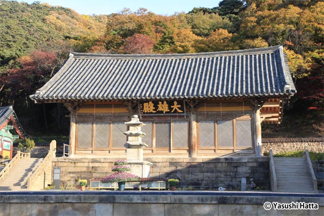 修徳寺の大雄殿。大雄殿を背にして眺める景色も美しい