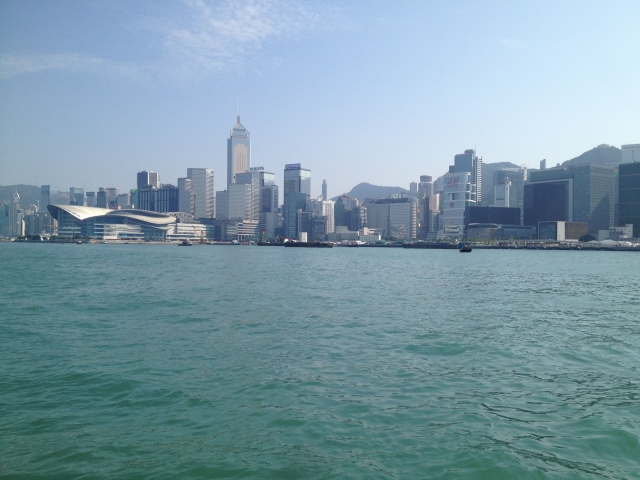 世界のメガバンクが集中し、香港証券取引所も金融街の中心地：中環(Central）にある香港島
