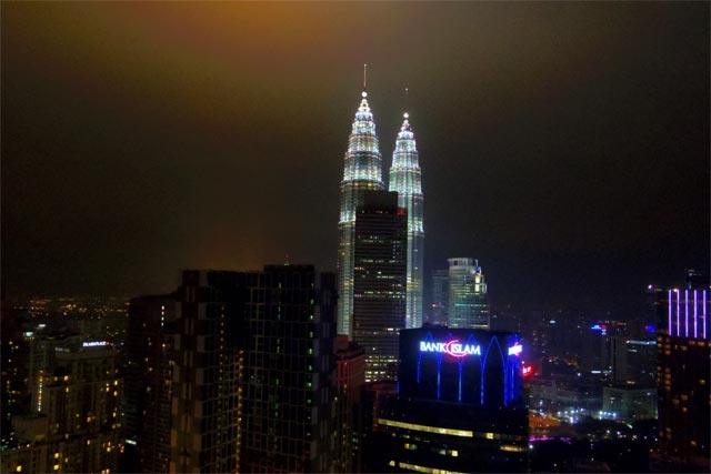 34階建てビルのヘリポートで絶景の夜景を