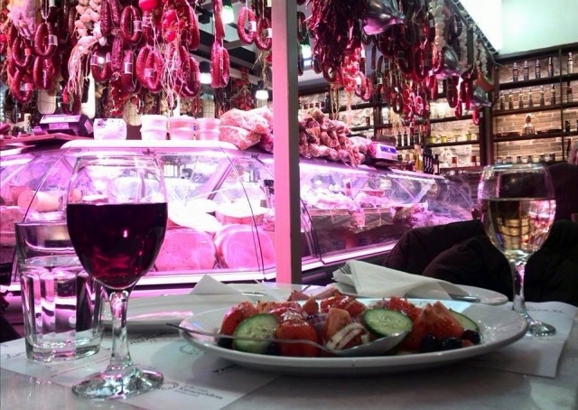 本場ギリシャ料理を楽しめるアテネのタベルナ 食堂 カラマンリディカ 成功する留学