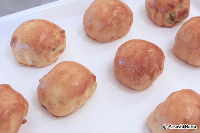看板商品のコグマパン。中にはサツマイモのあんが入る