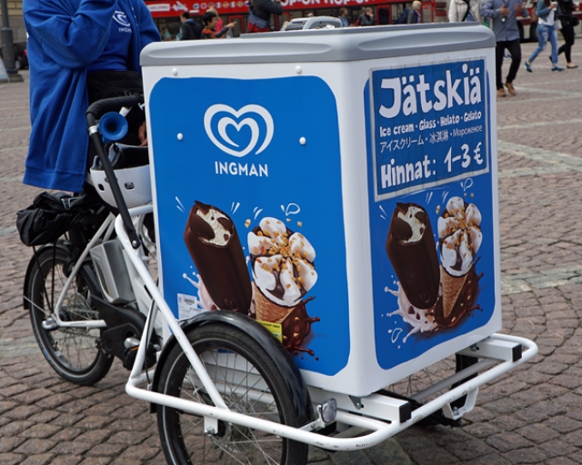ヘルシンキの移動アイスクリームスタンド