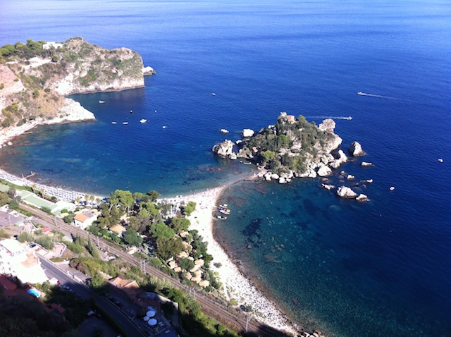 タオルミーナと言えば青くて美しい海！
