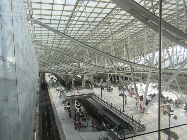 パリ・シャルル・ド・ゴール空港隣接のTGV駅