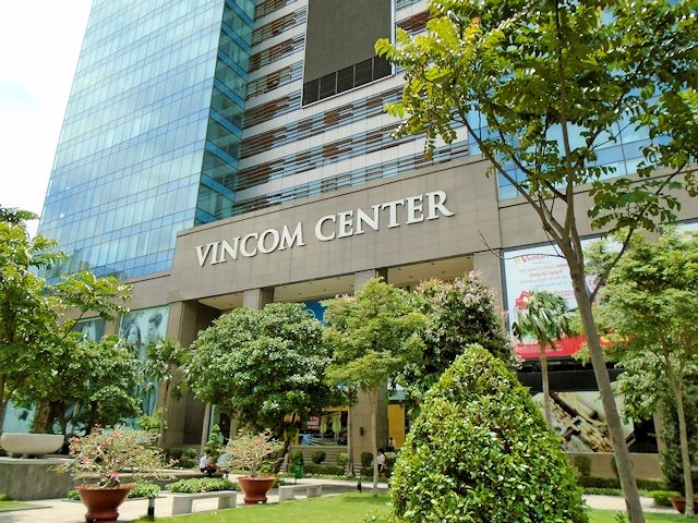 「VincomCenter」。中心街のランドマーク的ビル