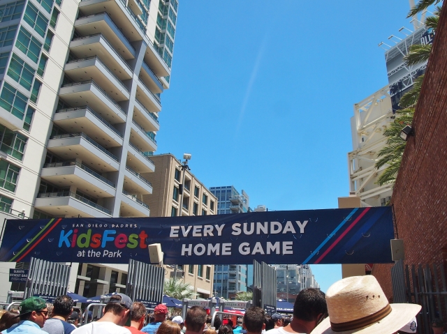 ペトコ・パーク（Petco park）入場ゲート前