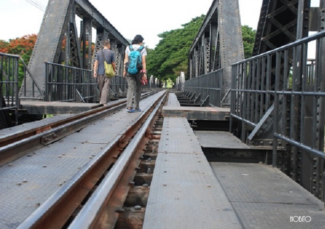 クウェー川鉄橋2