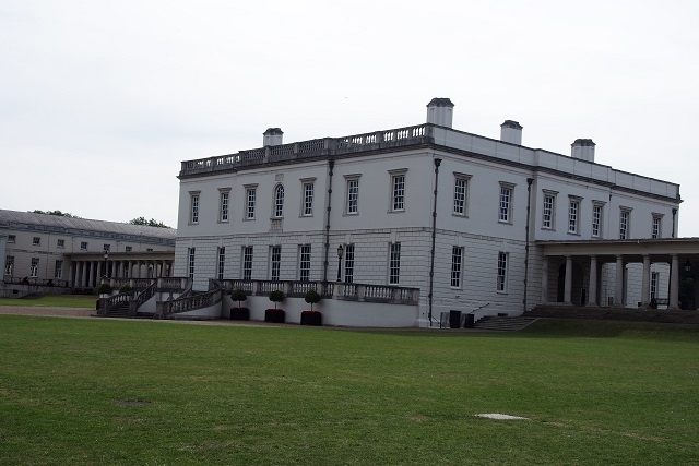 ジェームス1世が王妃のために建てたクイーンズ・ハウス（2015年9月現在改修中）
