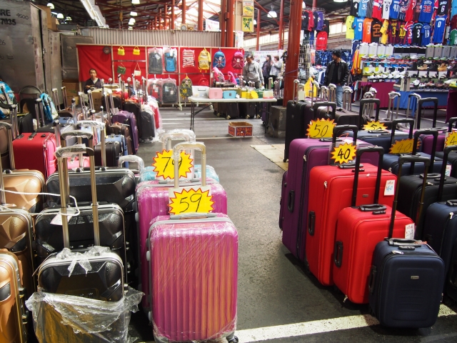 思ったよりも荷物が増えたらスーツケースを買うのもあり！？