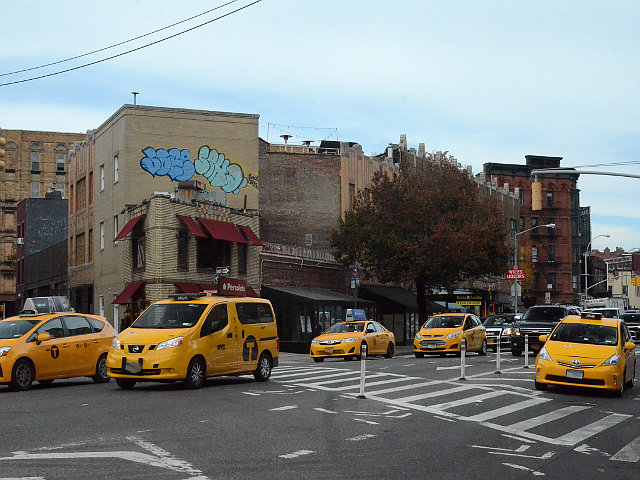 ニューヨークにはイエローキャブのビビッドな色合いがぴったり