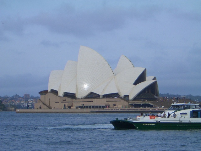シドニーのシンボル。オペラハウス