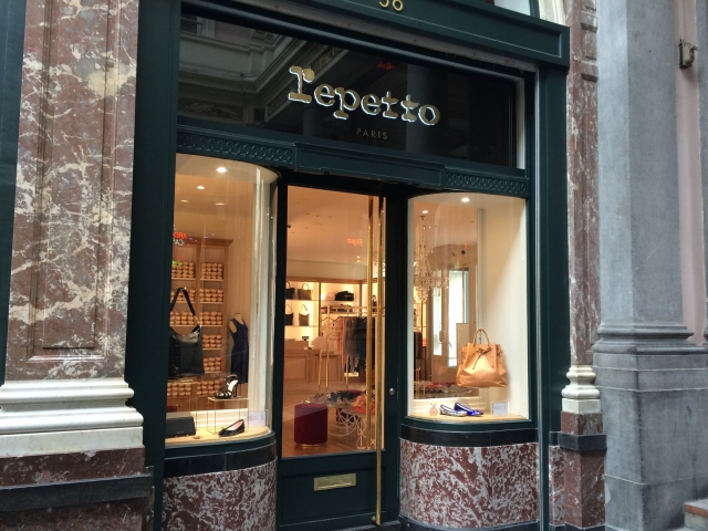 「レペット（repetto）」ベルギー１号店
