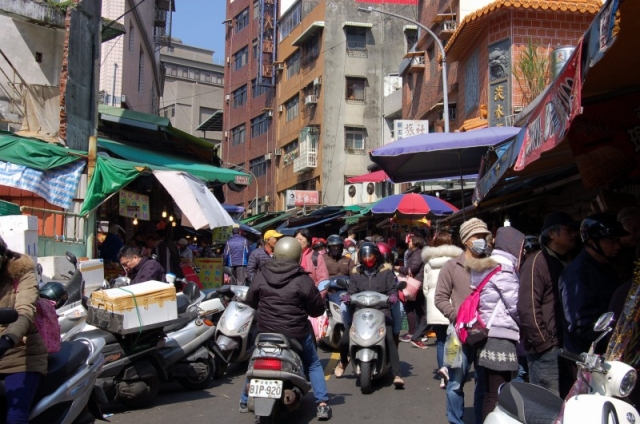 熱気溢れる市場