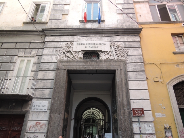 ナポリ国立音楽院正面玄関