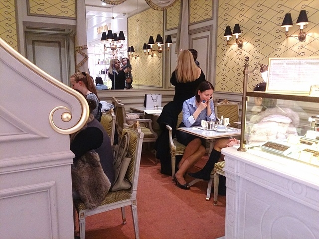 ラデュレ(Laduree)・モスクワ1号店で見つけた限定バッグ - 成功する留学