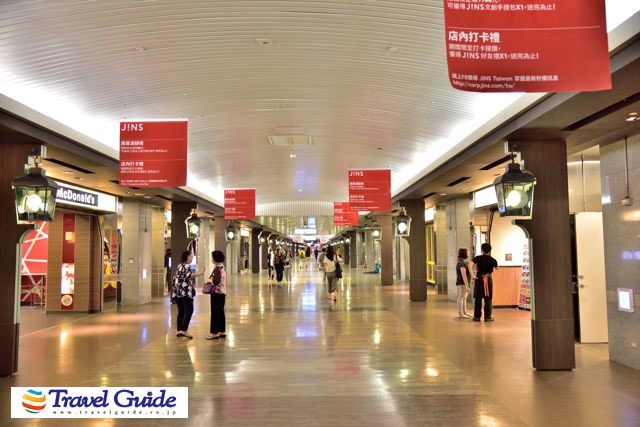 台北駅地下街（台北駅真下の通路）