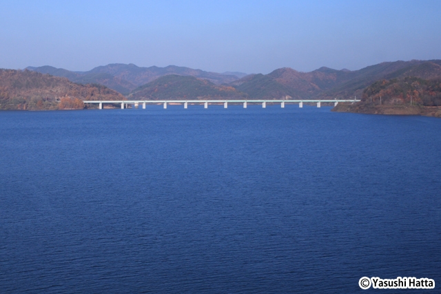 臨東（イムドン）地区へのダム建設で生まれた臨下湖（イマホ）