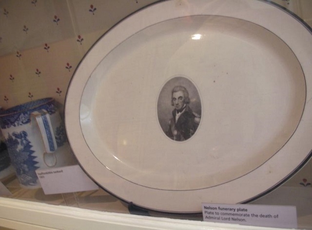 ネルソン提督が亡くなった時にメモリアルとして制作された飾り皿