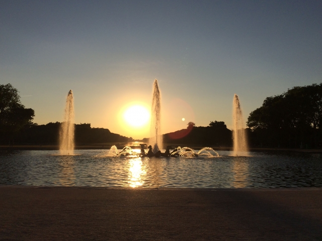 夕陽と噴水のコラボレーション