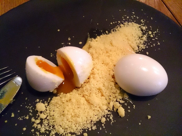 半熟ゆで卵に似せた「Egg dessert」 320P