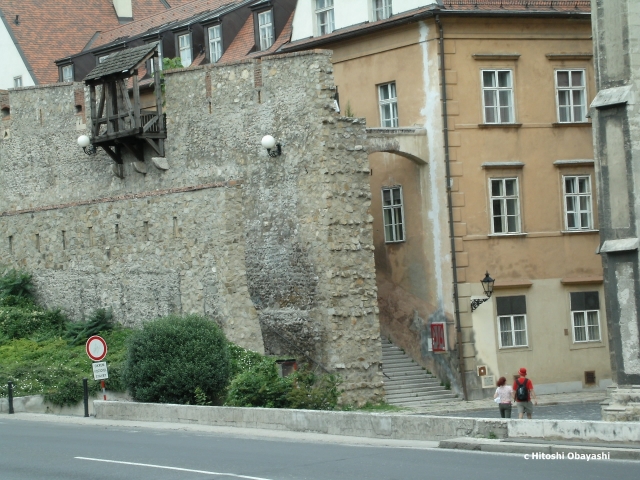 新橋の袂からブラチスラヴァ城に向かう遊歩道の入口