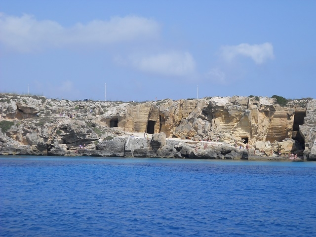 シチリア島の海はとにかく青い！！