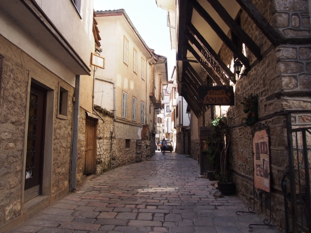 石畳の道が続く旧市街