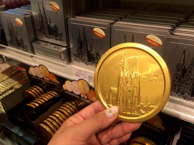 ケルン大聖堂をモチーフにしたコインチョコ