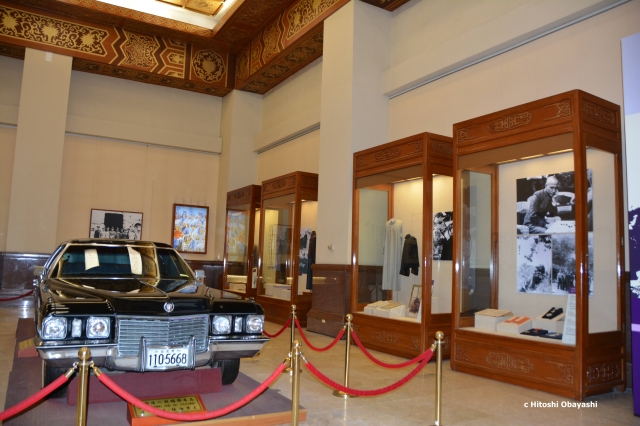 文物展示室の中央に展示される蒋介石の愛用車