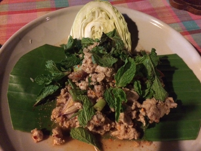 タイ東北地方の豚ひき肉の辛いサラダ（ラープ・ムー）