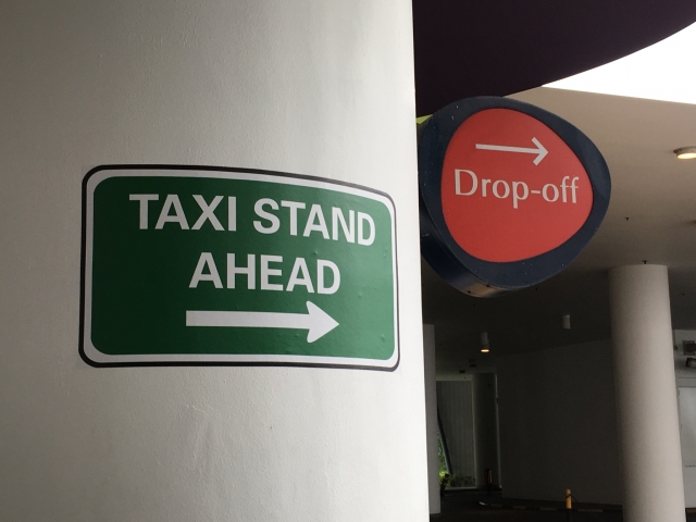 市街地ではタクシースタンドの利用が確実