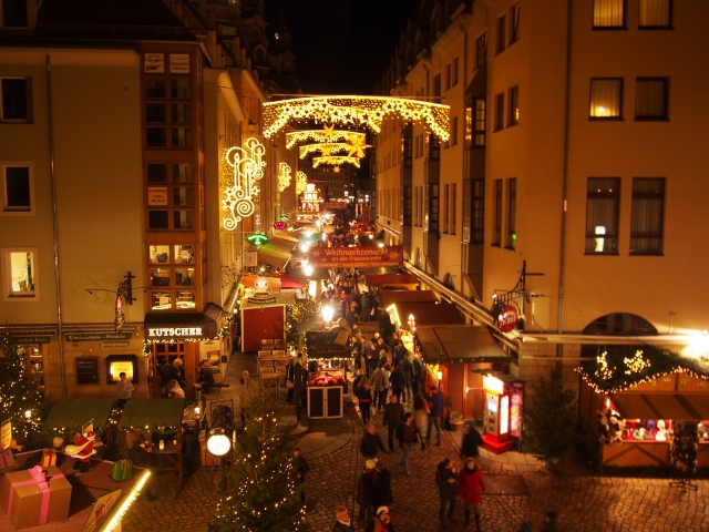 ドレスデンの街の至るところでクリスマスマーケットが出現