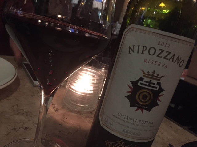 こちらは友人のイチオシ銘柄、イタリア産ワイン「ニポツァーノ」
