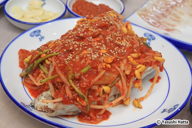 テグポルチム（タラの頭の蒸し煮）。野菜のシャキシャキ感も魅力