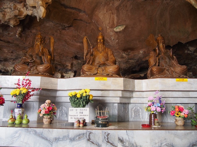 仏像が祀ってある祠