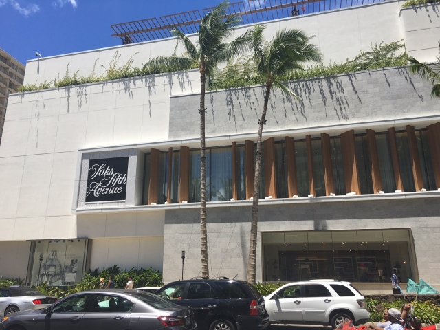 saks fifth Av Hawaii