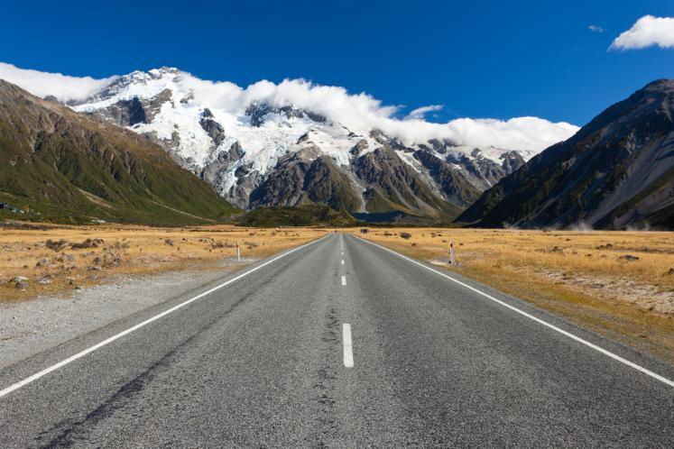 ニュージーランドの山と道