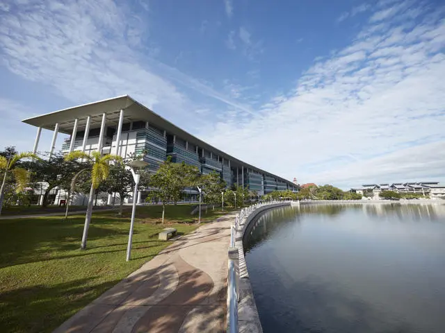 Heriot-Watt University-campus1