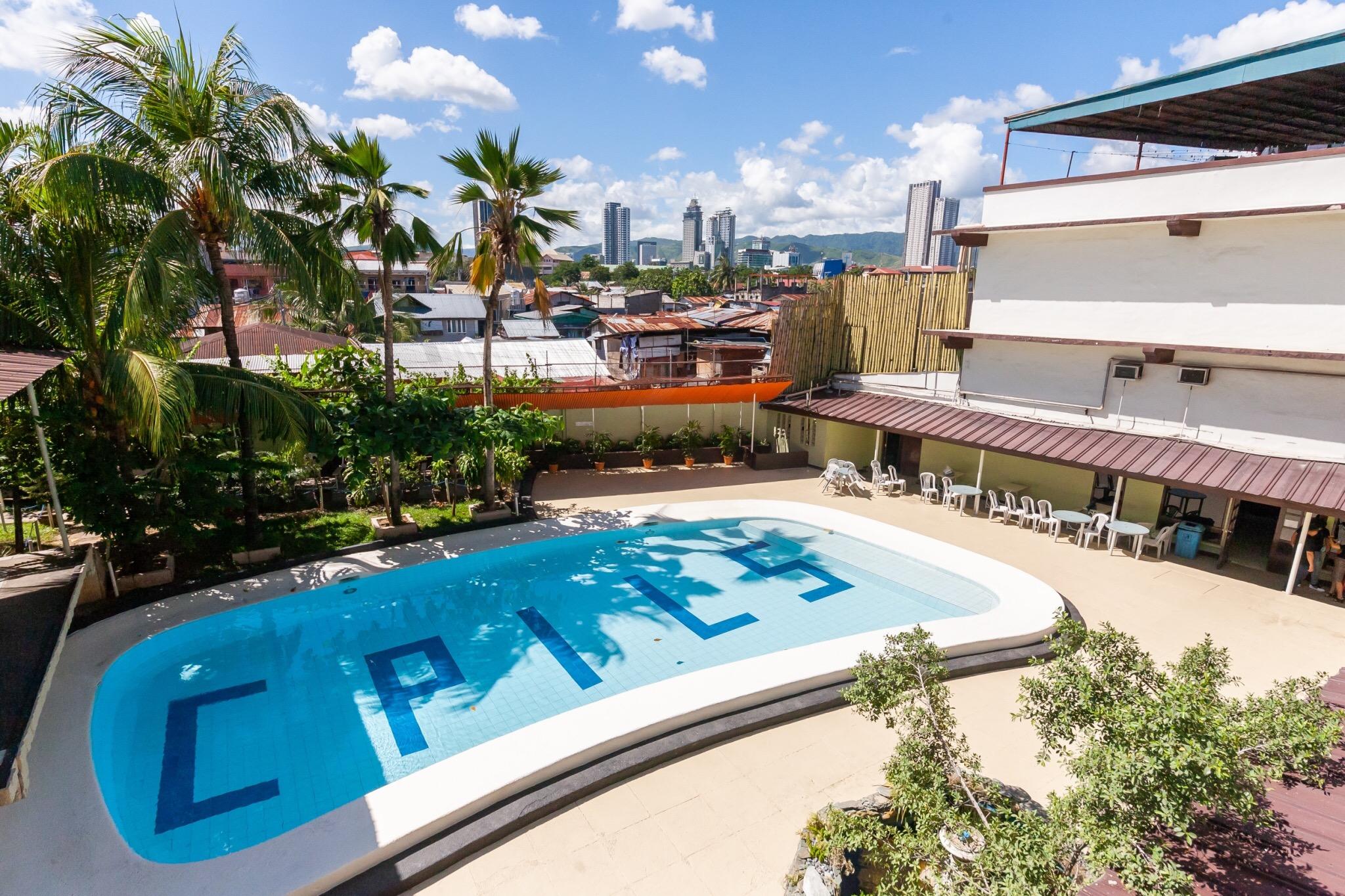 スイミングプール